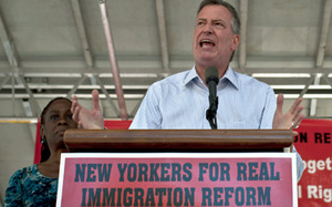 Bill de Blasio ha defendido los derechos de los inmigrantes