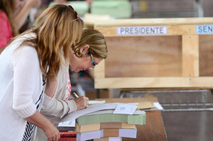 Bachelet se acercó a sufragar esta mañana