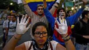 Oposición en Venezuela llama a nuevas protestas, Maduro dice que son minoría Venezuela-protestas