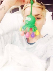 miley-cyrus-hospitalizada