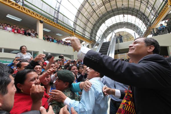 Rafael Correa inaugura centro ECU-911 en Riobamba.