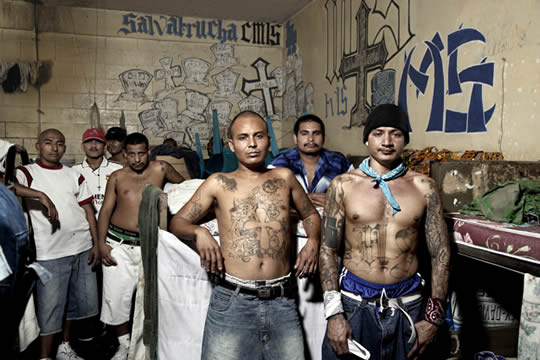 Miembros de las bandas Mara.