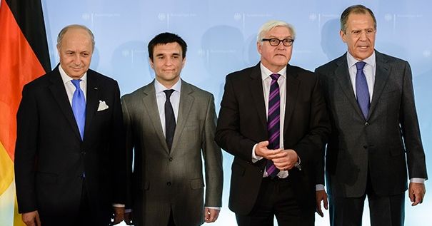 Los ministros de Asuntos Exteriores de Francia, Laurent Fabius (i-d), Ucrania, Pavlo Klimkin, Alemania, Frank-Walter Steinmeier, y Rusia, Sergei Lavrov.