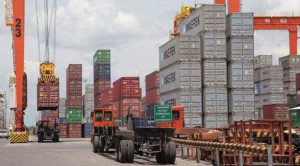 contenedores-puerto-maritimo-guayaquil