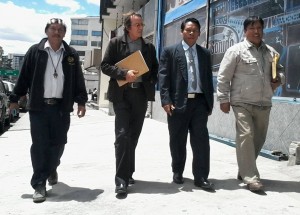 dirigentes-huaorani-cc