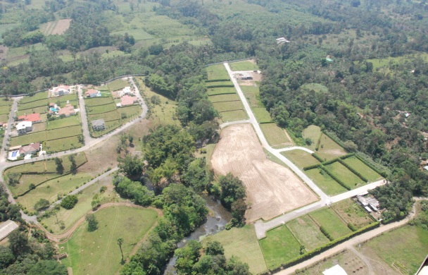 En Ecuador se implementará un impuesto a la plusvalía de la tierra.