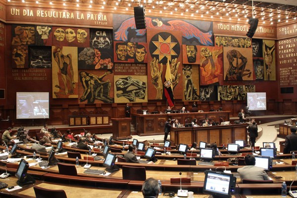 asamblea-assange