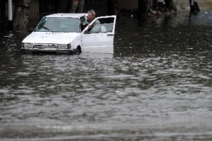 UN MUERTO Y 1.000 EVACUADOS ESTE FIN DE SEMANA POR TEMPORAL EN ARGENTINA