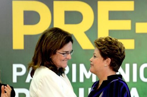 La presidenta de la empresa brasileña Petrobras, Graca Foster junto a la presidenta Dilma Rousseff. AFP