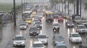 Según el Inamhi, las fuertes lluvias en el país se deben a condiciones atmosféricas y no de las corrientes marinas (Fuente: El Universo)