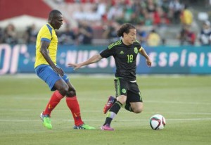 Con un gol del 'Chicharito' Hernández al minuto 14, el equipo mexicano obtuvo la victoria. (Fuente: EFE).