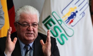 Fernando Cordero, expresidente del Directorio del IESS, desestima el informe actuario que presenta un déficit en la entidad. (Fuente: Ecuavisa.com).