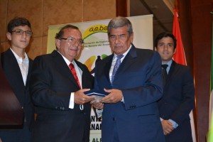 AlvaroNoboa-presea AEBE-ECUADORTIMES-ECUADORNEWS