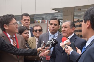 FIRMAS-ADELANTE-ECUATORIANO-ECUATORIANO-EECUADORTIMES-ECUADORNEWS