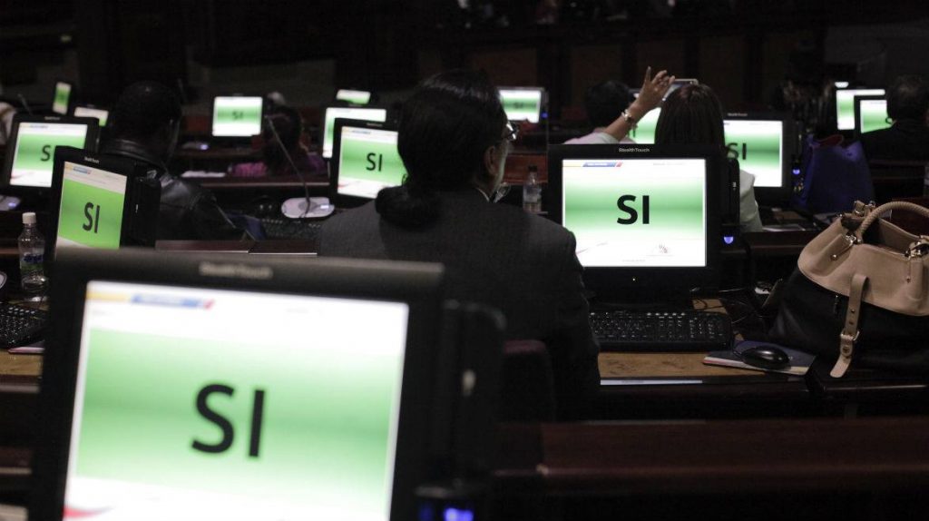 APROBADA-LEY-ECUADORTIMES-ECUADORNEWS