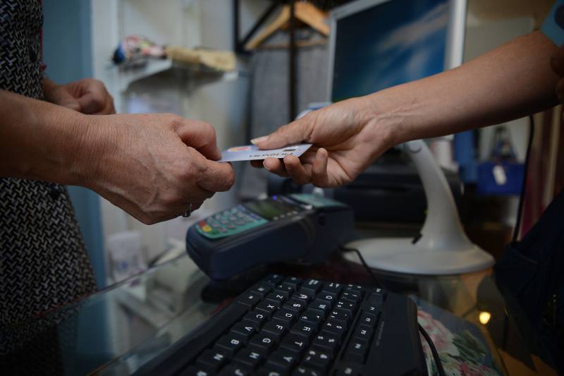 caja-salida-divisas-ecuadortimes