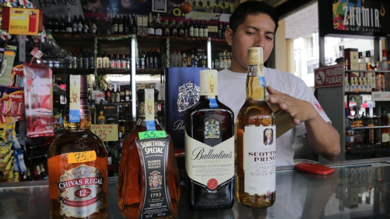 contrabando-licores-ecuadortimes