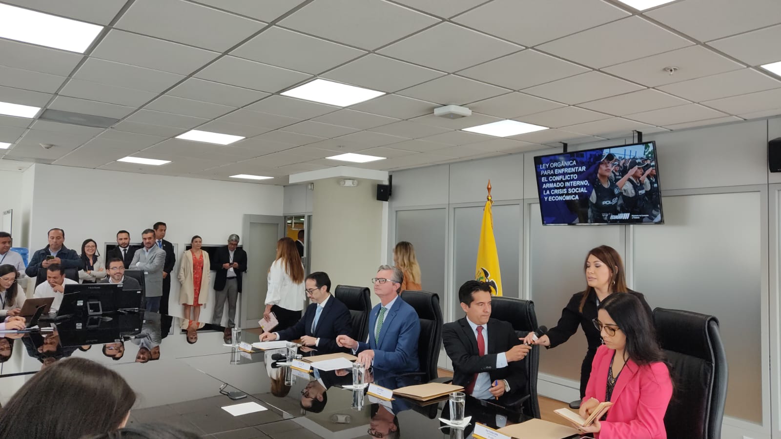 ecuador-times-ecuador-news-finance-usd-1020-million-are-needed-to-sustain-the-state-of-war