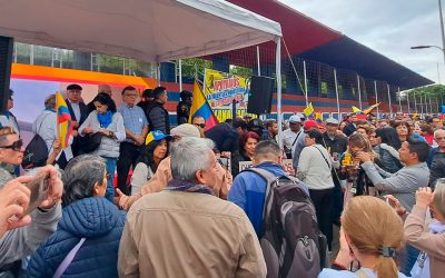 ecuador-times-ecuador-news-citizens-express-their-unconditional-support-for-prosecutor-diana-salazar-in-the-shyris-tribune