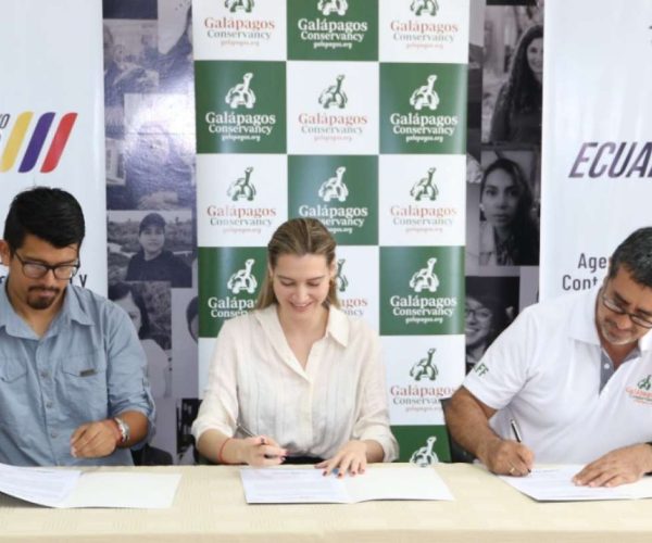 ecuador-times-ecuador-news-minister-sade-fritschi-granted-authorization-for-access-to-genetic-resources-as-a-conservation-tool-in-galapagos