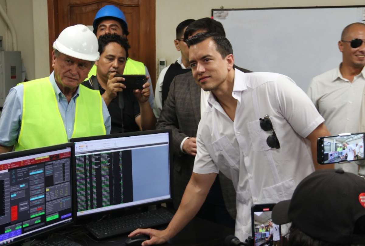 ecuador-times-ecuador-news-president-noboa-supervised-the-start-up-of-96-megawatts-of-energy-from-the-enrique-garcia-central