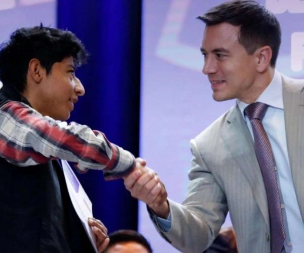 ecuador-times-ecuador-news-president-noboa-delivered-400-property-titles