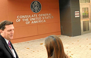 Andrew Dilbert in front of the new embassy of United States in Guayaquil