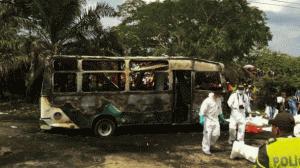autobus-colombia-incendiado