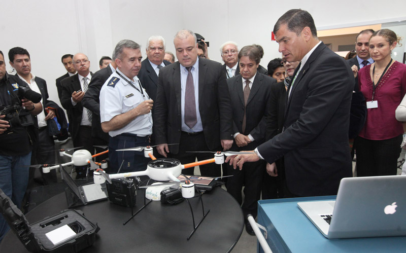 Rafael Correa during his visit to the Technology Park of San Jose Dos Campos.