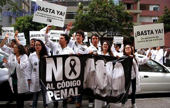 marchas-medicos-codigo-penal-integral