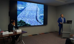 Exhibitors talked about the origins, consequences, and data of traffic accidents.