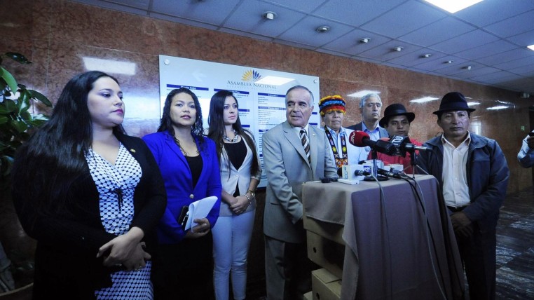 oposicion-cristina-ecuadortimes