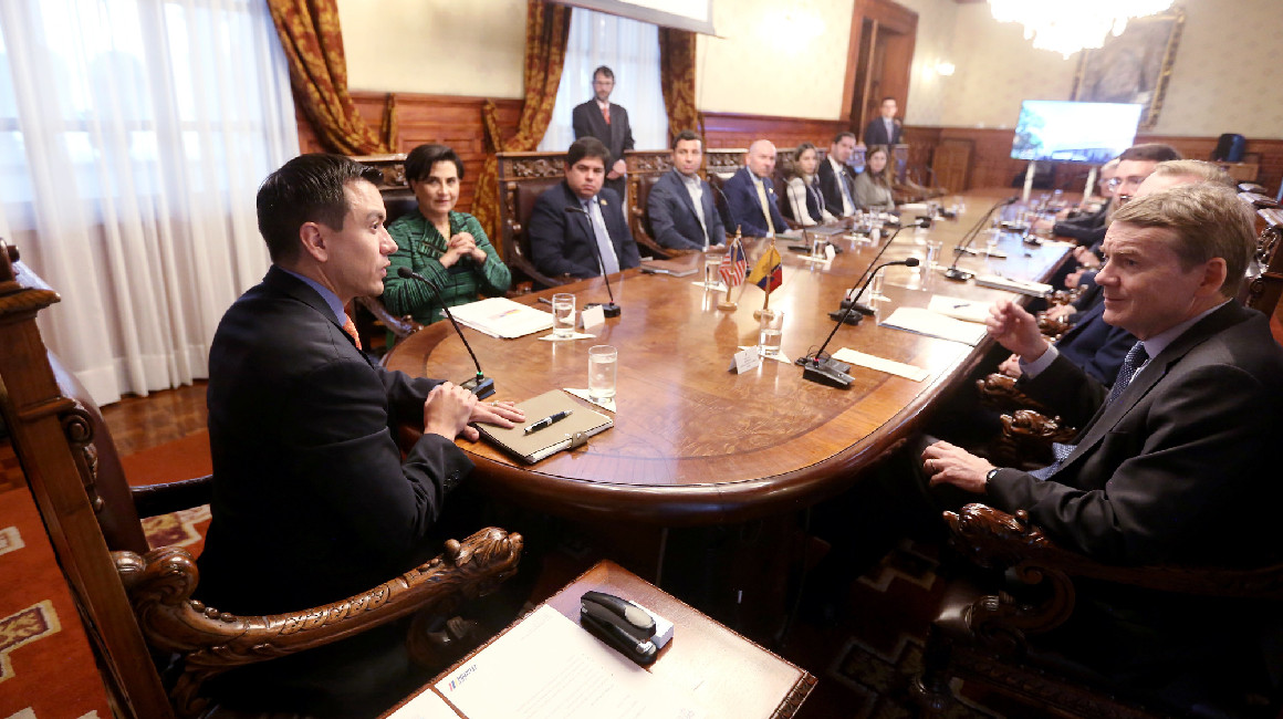 ecuador-times-ecuador-news-government-accuses-of-dirty-political-pact-after-assembly-resolution-on-veronica-abad