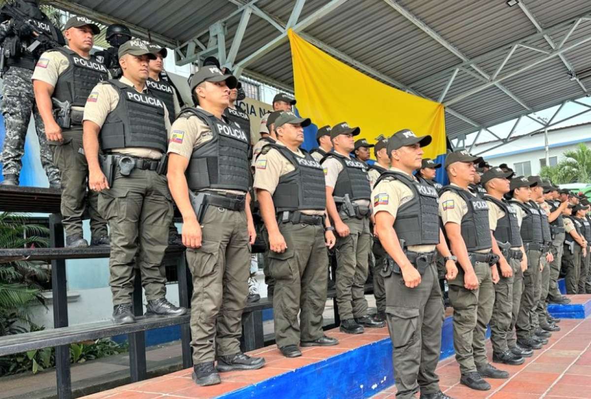 ecuador-times-ecuador-news-the-government-delivered-10500-protective-vests-to-the-national-police